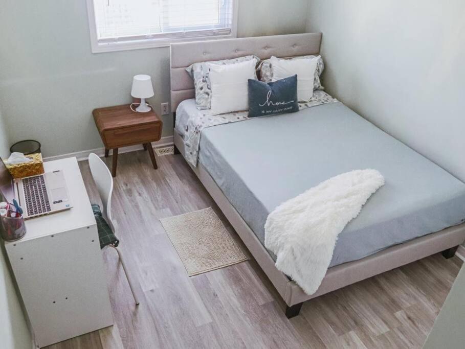 Kitchener-Waterloo Cozy House 빌라 외부 사진